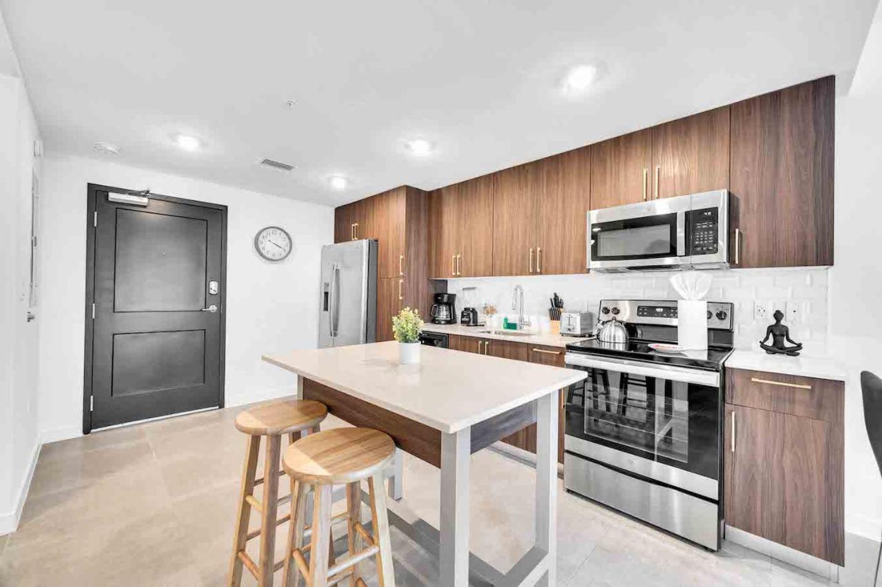 Charming Apt In The Heart Of Downtown With Free Parking Miami Bagian luar foto
