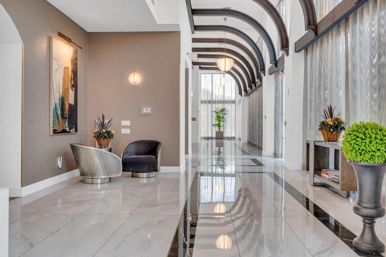 Charming Apt In The Heart Of Downtown With Free Parking Miami Bagian luar foto