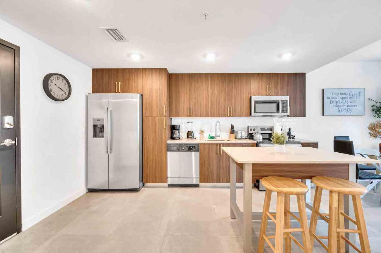 Charming Apt In The Heart Of Downtown With Free Parking Miami Bagian luar foto