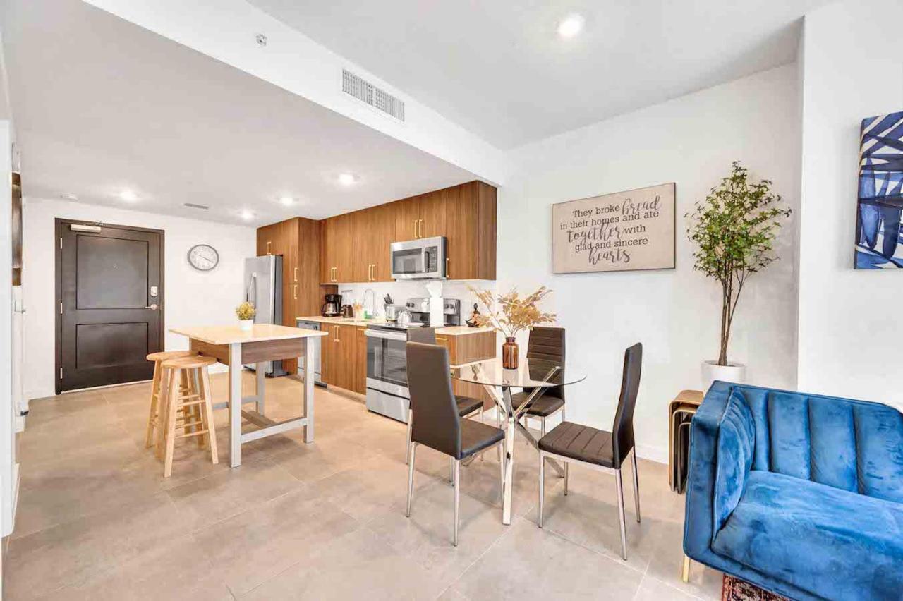 Charming Apt In The Heart Of Downtown With Free Parking Miami Bagian luar foto