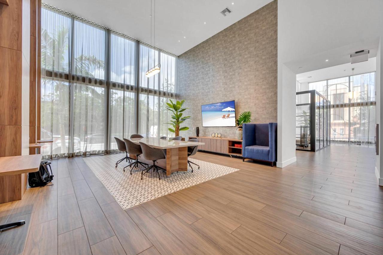 Charming Apt In The Heart Of Downtown With Free Parking Miami Bagian luar foto