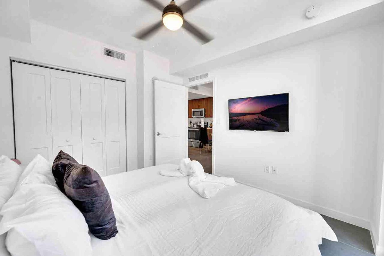 Charming Apt In The Heart Of Downtown With Free Parking Miami Bagian luar foto