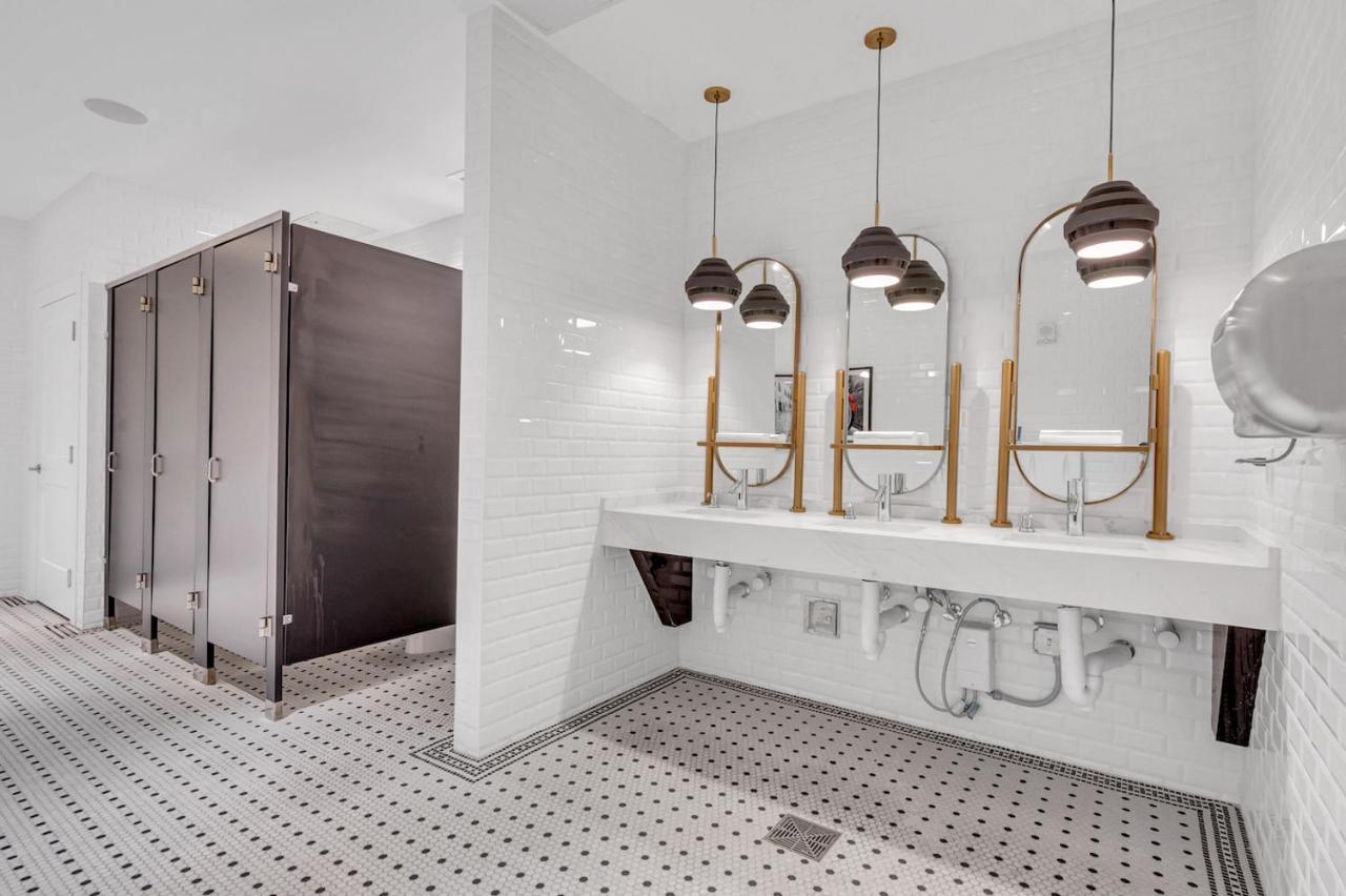 Charming Apt In The Heart Of Downtown With Free Parking Miami Bagian luar foto