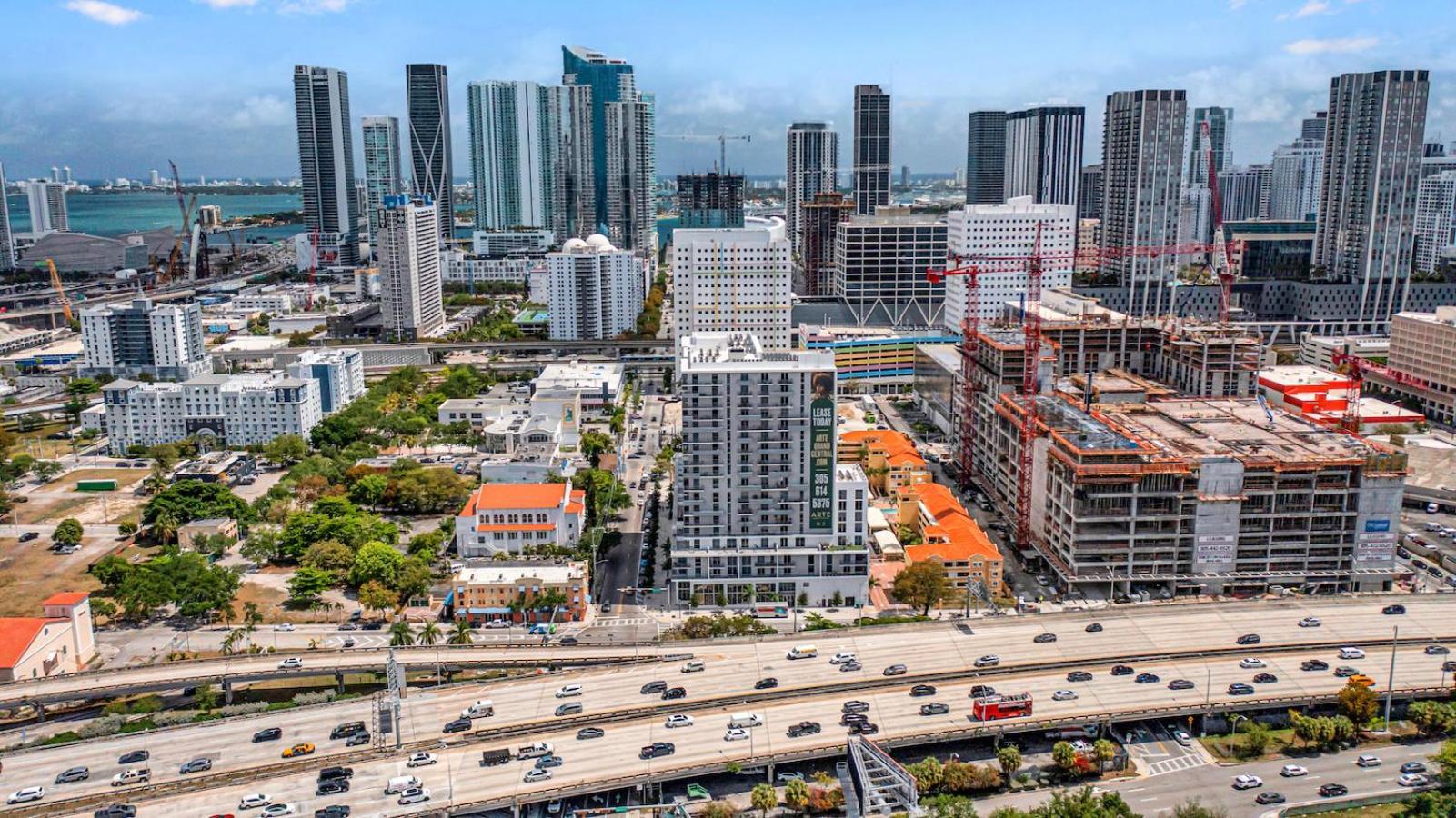 Charming Apt In The Heart Of Downtown With Free Parking Miami Bagian luar foto